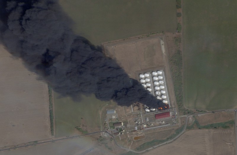 Citra satelit menunjukkan depot minyak, di tengah konflik yang sedang berlangsung antara Rusia dan Ukraina, di Astakhov di distrik Kamensky, Wilayah Rostov, Rusia, 27 Agustus 2024. Citra satelit menunjukkan depot minyak, di tengah konflik yang sedang berlangsung antara Rusia dan Ukraina, di Astakhov di distrik Kamensky, Wilayah Rostov, Rusia, 27 Agustus 2024. (2024 Planet Labs Inc./Handout via REUTERS)