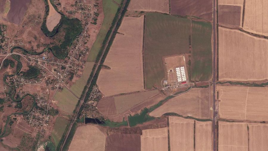 Citra satelit menunjukkan depot minyak, di tengah konflik yang sedang berlangsung antara Rusia dan Ukraina, di Astakhov di distrik Kamensky, Wilayah Rostov, Rusia, 27 Agustus 2024. (2024 Planet Labs Inc./Handout via REUTERS)