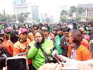 Gelar Demo, Driver Taksi Online Mulai Berdatangan ke Kantor Gojek