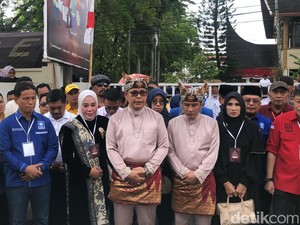 Epyardi Asda-Ekos Albar Paslon Kedua Daftar Pilgub ke KPU Sumbar