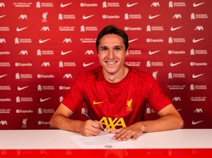 Federico Chiesa ke Liverpool, Arne Slot: Pengalamannya Dibutuhkan