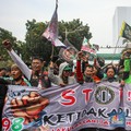 Detik-Detik Ojol dan Kurir Online Serbu Patung Kuda, Aksi Demo 4 Titik