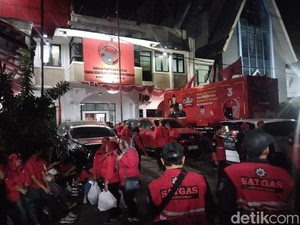 Ratusan Kader Menanti Paslon yang Diusung PDIP di Pilgub Jabar