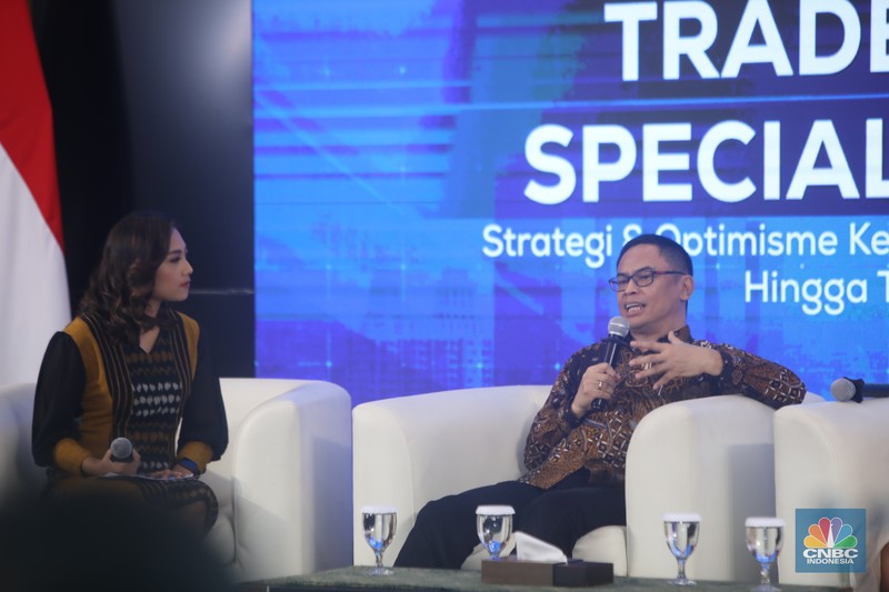 Menteri Perdagangan RI, Zulkifli Hasan menyampaikan pidato utama dalam acara Trade Corner Special Dialogue di Auditorium Gedung Kementerian Perdagangan, Jakarta, Kamis (29/8/2024). Menteri Perdagangan RI, Zulkifli Hasan menyampaikan pidato utama dalam acara Trade Corner Special Dialogue di Auditorium Gedung Kementerian Perdagangan, Jakarta, Kamis (29/8/2024). (CNBC Indonesia/Faisal Rahman)