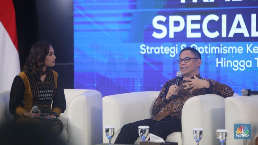 Ketua Bidang Kampanye Positif Gabungan Pengusaha Kelapa Sawit Indonesia (GAPKI), Edi Suhardi menyampaikan pemaparan dalam acara Trade Corner Special Dialogue di Auditorium Gedung Kementerian Perdagangan, Jakarta, Kamis (29/8/2024). (վ/Faisal Rahman)