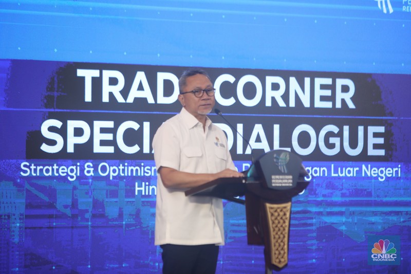 Menteri Perdagangan RI, Zulkifli Hasan menyampaikan pidato utama dalam acara Trade Corner Special Dialogue di Auditorium Gedung Kementerian Perdagangan, Jakarta, Kamis (29/8/2024). Menteri Perdagangan RI, Zulkifli Hasan menyampaikan pidato utama dalam acara Trade Corner Special Dialogue di Auditorium Gedung Kementerian Perdagangan, Jakarta, Kamis (29/8/2024). (CNBC Indonesia/Faisal Rahman)