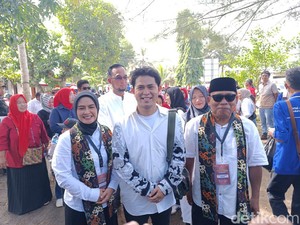 Cakra Khan Dampingi Paslon Citra-Ino Daftar ke KPU Pangandaran