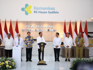 Pj Gubernur Jabar Dampingi Jokowi Resmikan Fasilitas Baru di RSHS Bandung