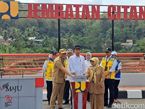Jokowi Resmikan 16 Jembatan dan 22 Ruas Jalan di Jabar