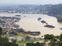 Pemilik Buka Suara Soal Heboh Kapal JKW Mahakam & Dewi Iriana