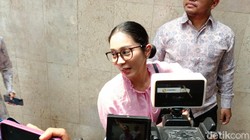 Bunga Zainal Jual Barang Branded hingga Perhiasan Milik Pribadi, Ada Apa?