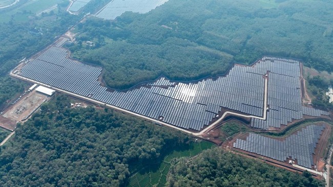 Bidik 100 GW PLTS, RI Bangun Industri Manufakturnya di Dalam Negeri