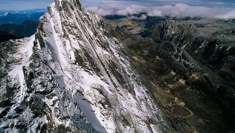 Gunung Jaya Wijaya