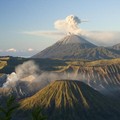 Gunung Semeru Erupsi, Luncurkan Awan Panas Sejauh 5,5 Kilometer