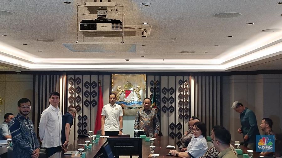 Menkominfo Beri Sinyal Revisi Aturan tarif. (CNBC Indonesia/Novina Putri Bestari)