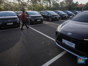 Penampakan Ratusan Mobil Listrik Sambut Delegasi HLF-MSP 2024