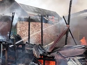 16 Rumah Kontrakan Ludes Terbakar di Palembang, Api Diduga dari Rumah ODGJ