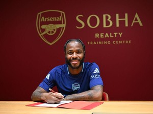 Arsenal Pinjam Sterling dari Chelsea