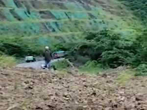 Longsor Tutup Jalan Trans Sulawesi di Kebun Kopi Parimo, Lalin Lumpuh