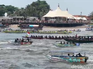 Melihat Antusias Warga Palembang Saksikan Lomba Bidar di Sungai Musi