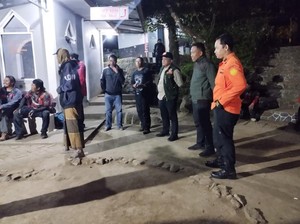 Momen Evakuasi Pendaki Sukoharjo Terpeleset di Kawah Gunung Lawu