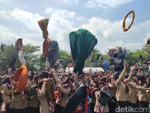 Kolosal Medar Kaulinan Lembur Meriahkan Hari Pramuka di Ciamis