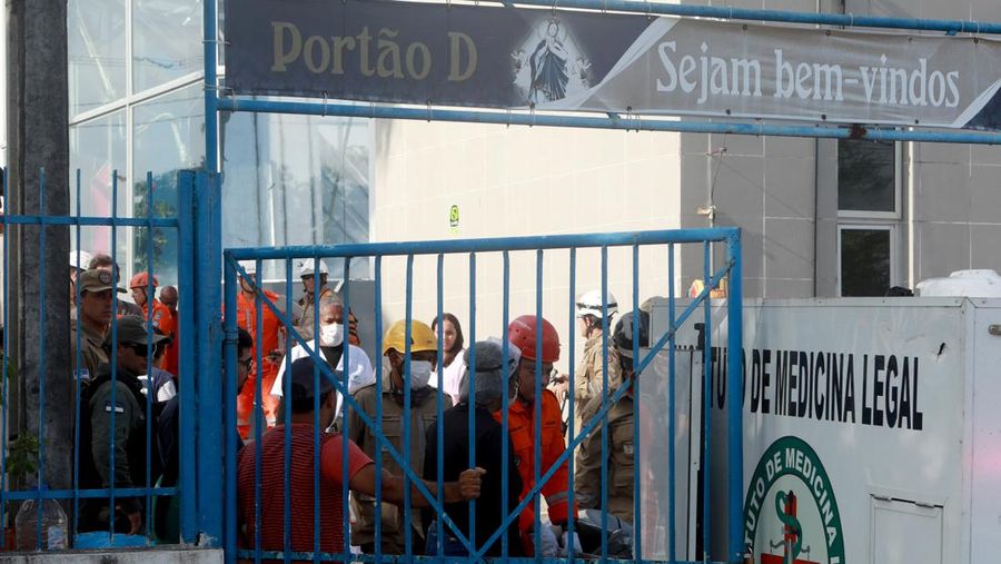 Setidaknya dua orang tewas di Brasil setelah atap gereja di kota pesisir Recife runtuh pada hari Jumat (30/8/2024). (Tangkapan Layar Video Reuters/TV GLOBO)