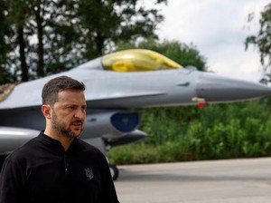 Zelensky Bertemu Pasukannya di Donetsk, Sebut Pukul Mundur Serangan Rusia
