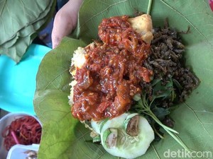 Pedas Sedap Sambal Desa Ikan Asap Khas Lamongan yang Menggugah Selera