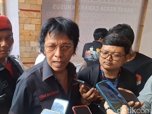 Adian Napitupulu Usul Hapus Biaya Layanan-Aplikasi Transportasi Online