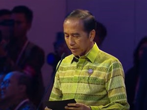 Jokowi Ungkap Peluang Reshuffle Lagi Usai Risma-Pramono Ajukan Resign