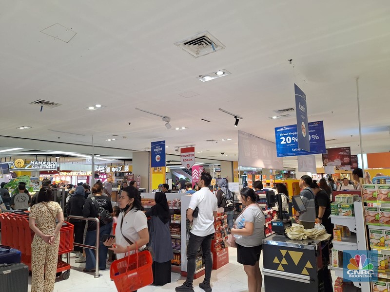Transmart Full Day Sale di Mall Kokas. (CNBC Indonnesia/Khoirul Anam) Transmart Full Day Sale di Mall Kokas. (CNBC Indonnesia/Khoirul Anam)