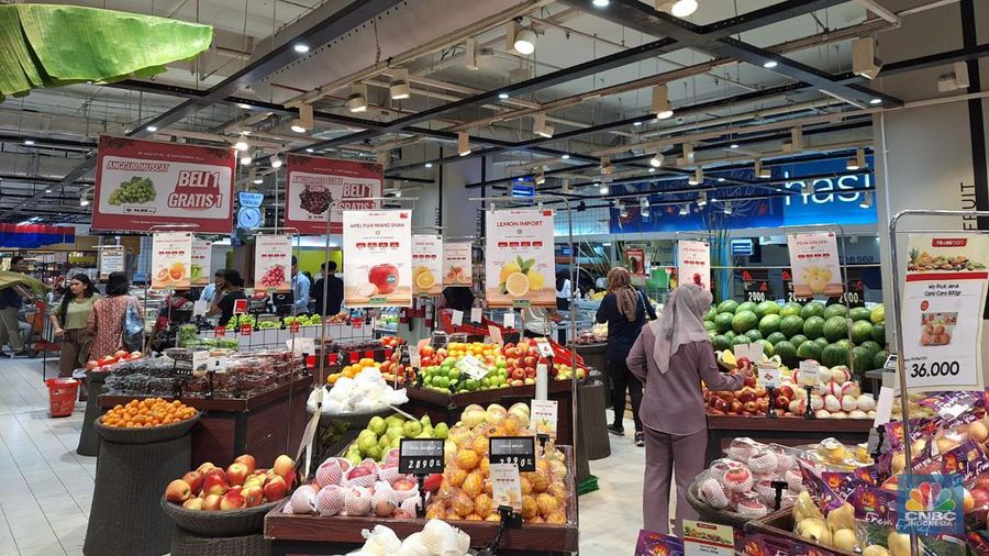 Transmart Full  Day Sale di Mall Kokas. (CNBC Indonnesia/Khoirul Anam)