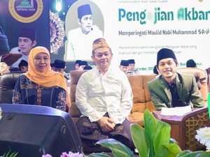 Gus Iqdam Sebut Khofifah Teladan Pemimpin yang Tawadhu dan Andhap Ashor
