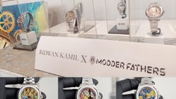 Jam Tangan Hasil Lukisan Ridwan Kawil x Modderfathers Dilelang