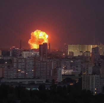 Putin Ngamuk, Rusia Hujani Ukraina Rudal Jelajah-Balistik Selama 2 Jam