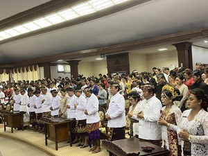 55 Anggota DPRD Bali Dilantik, Dewa Jack Jabat Ketua Dewan