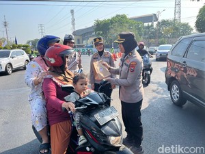 Cara Unik Srikandi Polresta Sidoarjo Saat Peringati HUT ke-76 Polwan