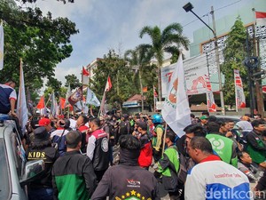 Driver Ojol Aksi di Kantor Gubernur Sumsel, Minta Paket Promo Dihapuskan