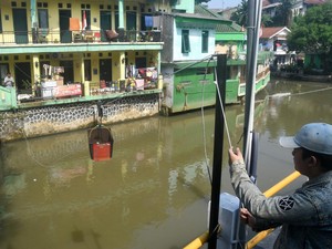 Video: POV Jajan di Warung Kerek, Pesan Makanannya Harus Teriak!