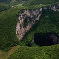 Rumah Warga Ditelan Sinkhole Raksasa, Ribuan Jadi Gelandangan