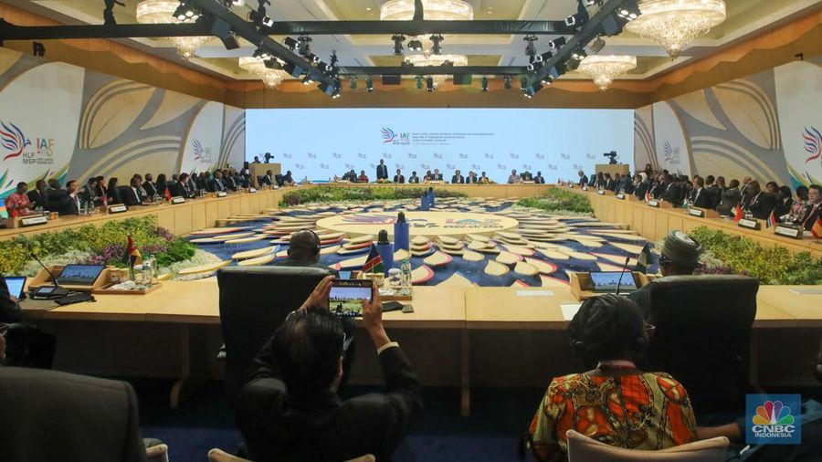 Presiden Joko Widodo saat menghadiri pertemuan utama High-Level Forum on Multi-Stakeholder Partnerships (HLF-MSP) 2024 dan Indonesia-Africa Forum II di Hotel Mulia, Nusa Dua, Bali, Senin (2/9/2024). (CNBC Indonesia/Faisal Rahman)