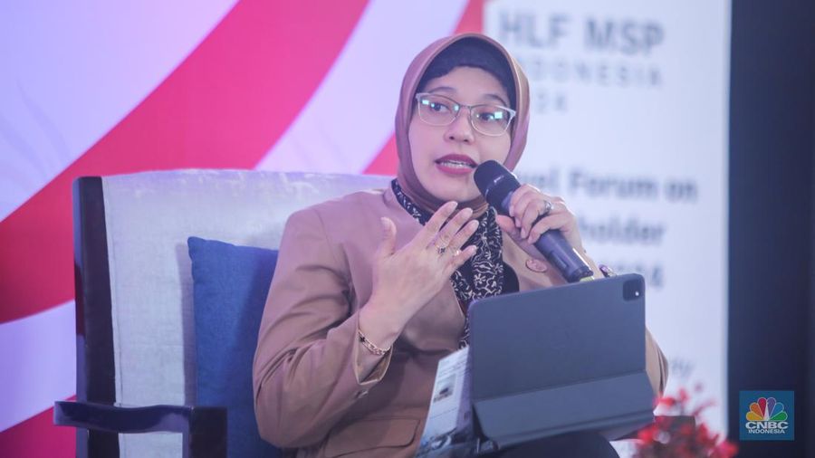 Deputi Bidang Ekonomi Kementerian PPN/Bappenas, Amalia Adininggar Widyasanti saat sesi wawancara dalam acara High-Level Forum on Multi-Stakeholder Partnerships (HLF-MSP) 2024 di Bali International Convention Center (BICC), Nusa Dua, Bali, Selasa (3/9/2024). (²©²ÊÍøÕ¾/Faisal Rahman)