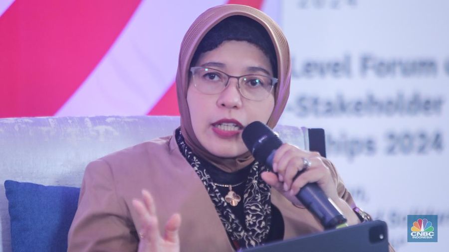Deputi Bidang Ekonomi Kementerian PPN/Bappenas, Amalia Adininggar Widyasanti saat sesi wawancara dalam acara High-Level Forum on Multi-Stakeholder Partnerships (HLF-MSP) 2024 di Bali International Convention Center (BICC), Nusa Dua, Bali, Selasa (3/9/2024). (CNBC Indonesia/Faisal Rahman)