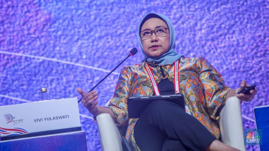Deputi Bidang Kemaritiman dan Sumber Daya Alam Kementerian Kementerian PPN/Bapenas, Vivi Yulaswati saat sesi panel diskusi dalam acara High-Level Forum on Multi-Stakeholder Partnerships (HLF-MSP) 2024 di Bali International Convention Center (BICC), Nusa Dua, Bali, Selasa (3/9/2024). (CNBC Indonesia/Faisal Rahman)