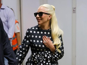 Lady Gaga Pamer Cincin Tunangan di Venice Film Festival, Berlian Jadi Sorotan