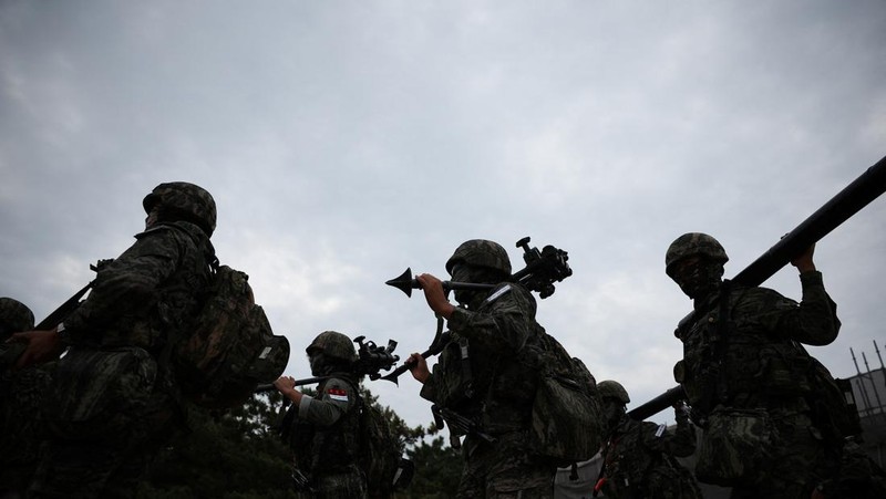 Marinir Korea Selatan mengambil bagian dalam latihan pendaratan amfibi gabungan korps marinir AS dan Korea Selatan yang disebut latihan 'Ssangyong', di Pohang, Korea Selatan, 2 September 2024. (REUTERS/Kim Hong-Ji)