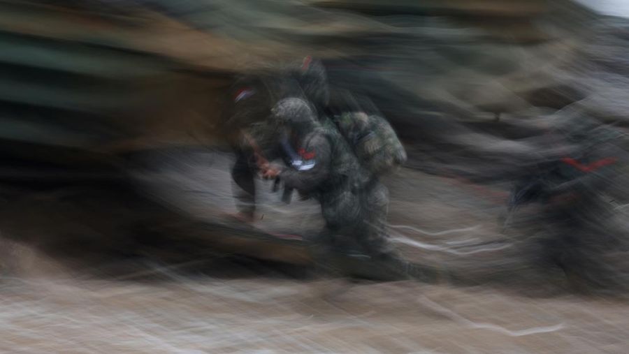 Marinir Korea Selatan mengambil bagian dalam latihan pendaratan amfibi gabungan korps marinir AS dan Korea Selatan yang disebut latihan 'Ssangyong', di Pohang, Korea Selatan, 2 September 2024. (REUTERS/Kim Hong-Ji)
