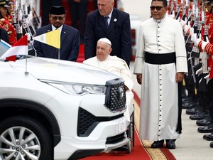 Paus Fransiskus Pilih Naik Kendaraan Sederhana, Menag Yaqut: Ini Patut Dicontoh