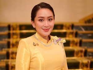 Skandal Telepon Bikin Kekuasaan PM Thailand Dibekukan